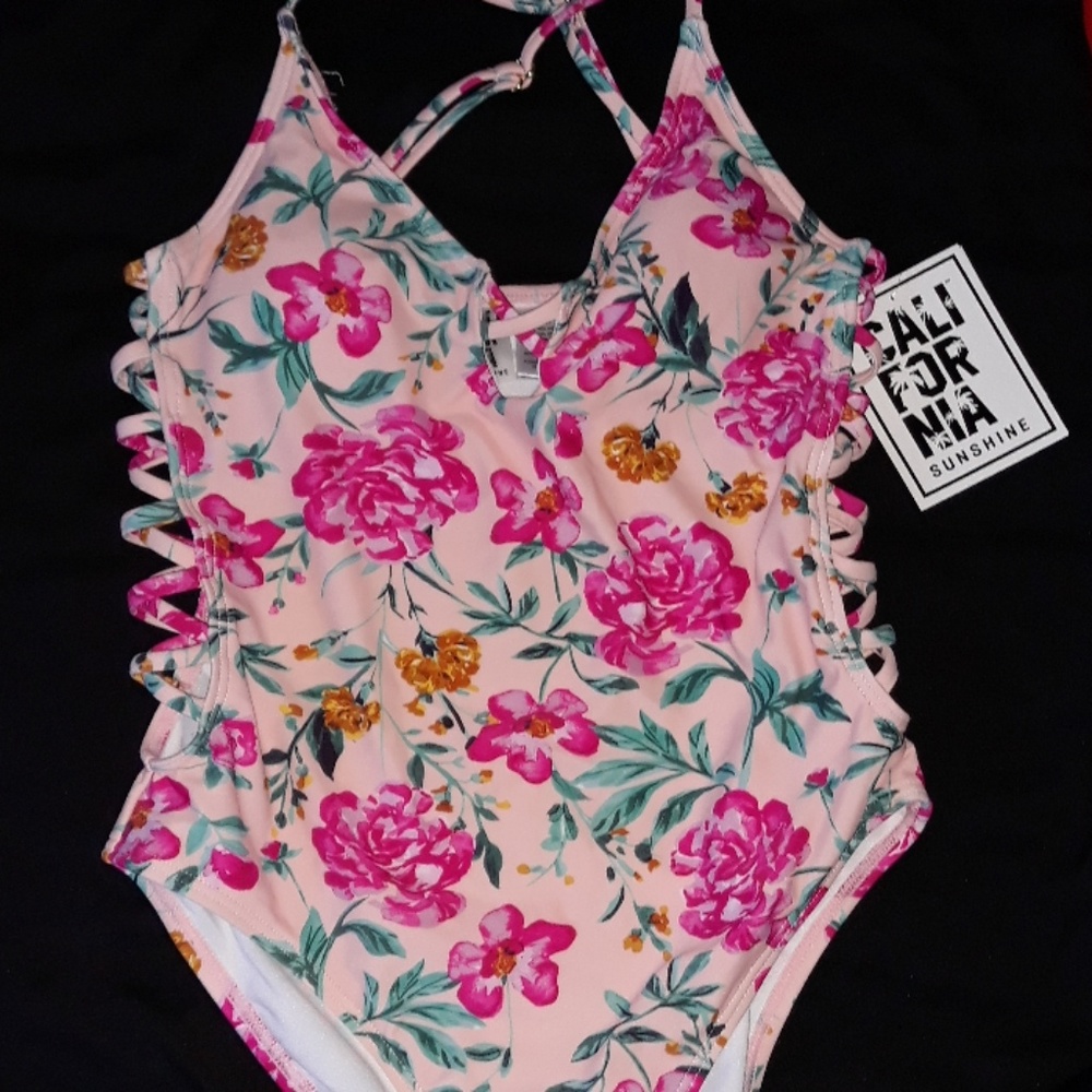 1 piece juniors swimsuit